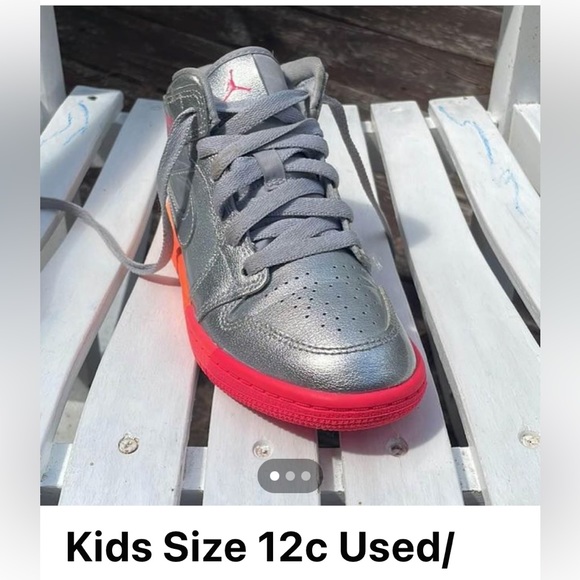 Kids size 12c Jordan’s - Picture 3 of 3